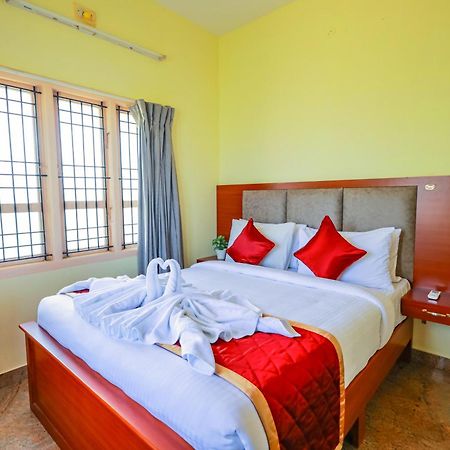 Hotel Bluemoon Tirunelveli Buitenkant foto
