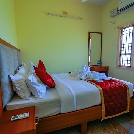 Hotel Bluemoon Tirunelveli Buitenkant foto