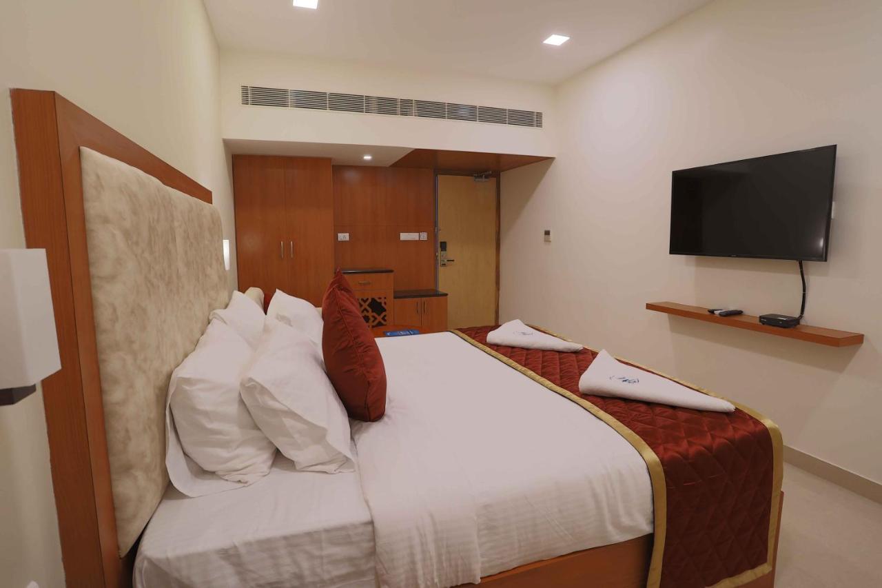 Hotel Bluemoon Tirunelveli Buitenkant foto