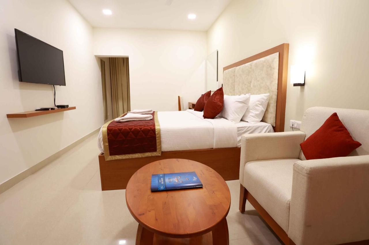 Hotel Bluemoon Tirunelveli Buitenkant foto