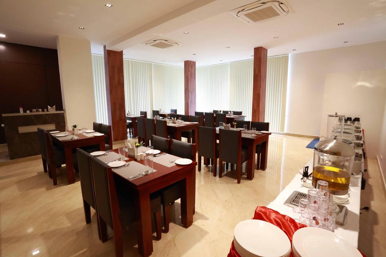 Hotel Bluemoon Tirunelveli Buitenkant foto
