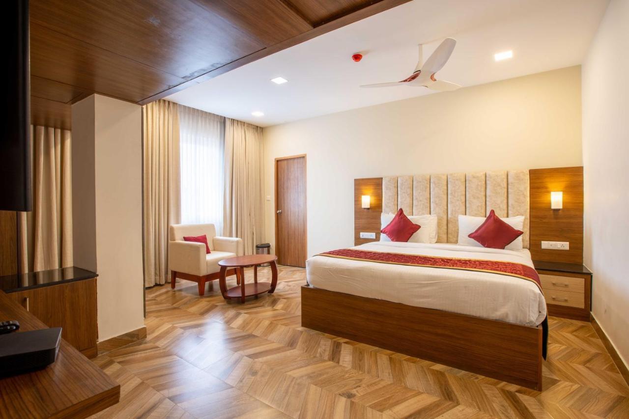 Hotel Bluemoon Tirunelveli Buitenkant foto