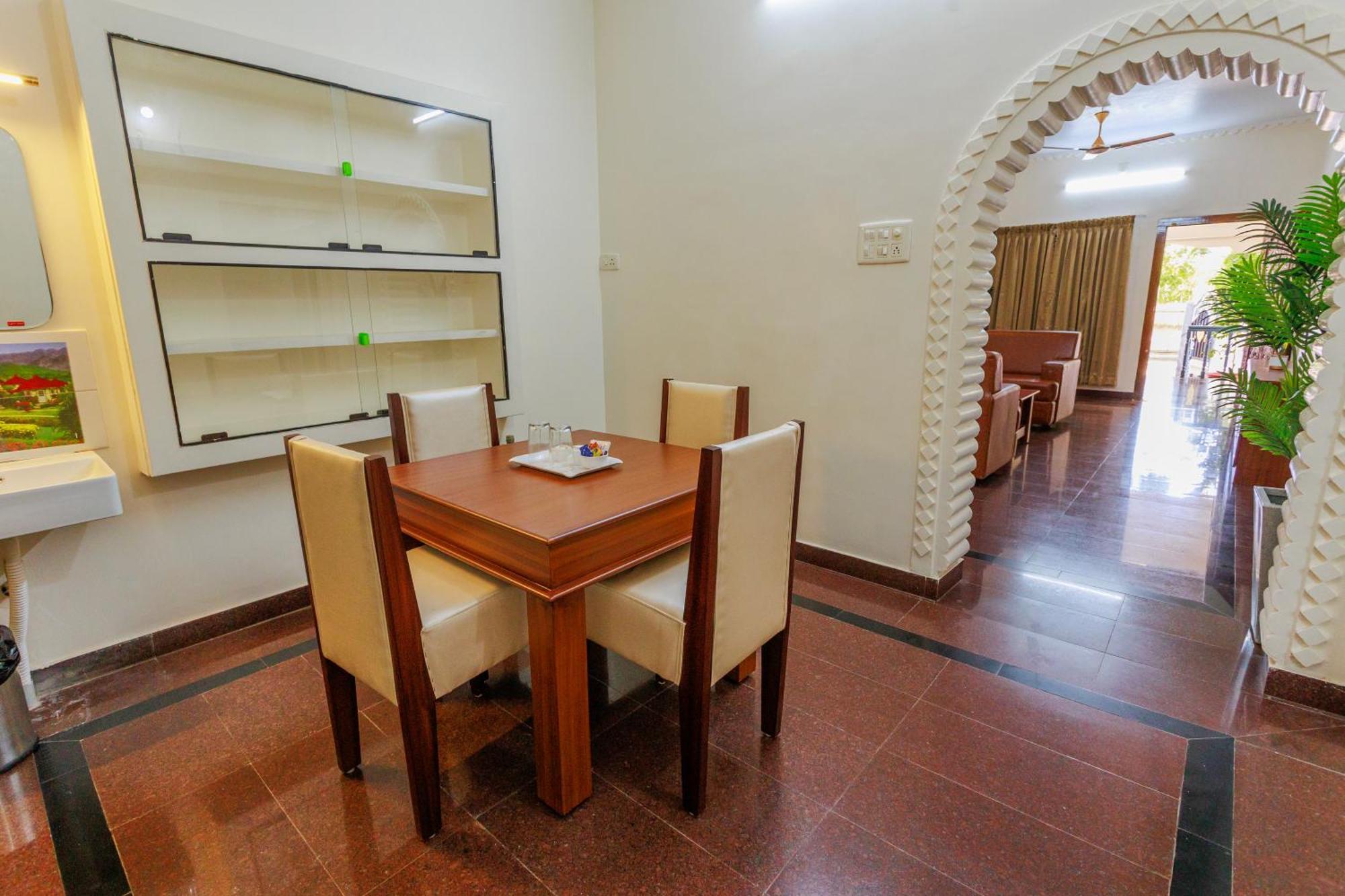 Hotel Bluemoon Tirunelveli Buitenkant foto