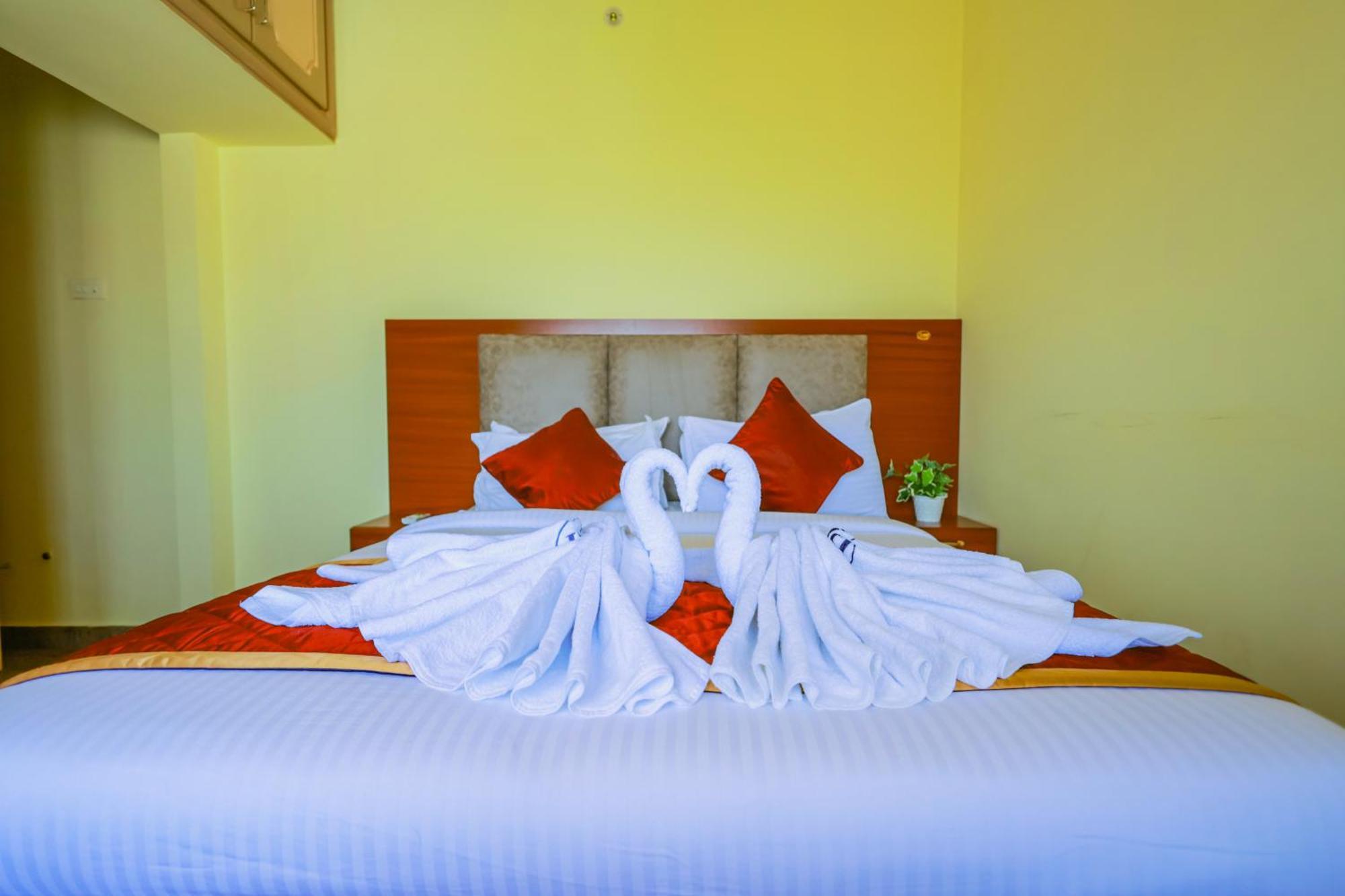 Hotel Bluemoon Tirunelveli Buitenkant foto