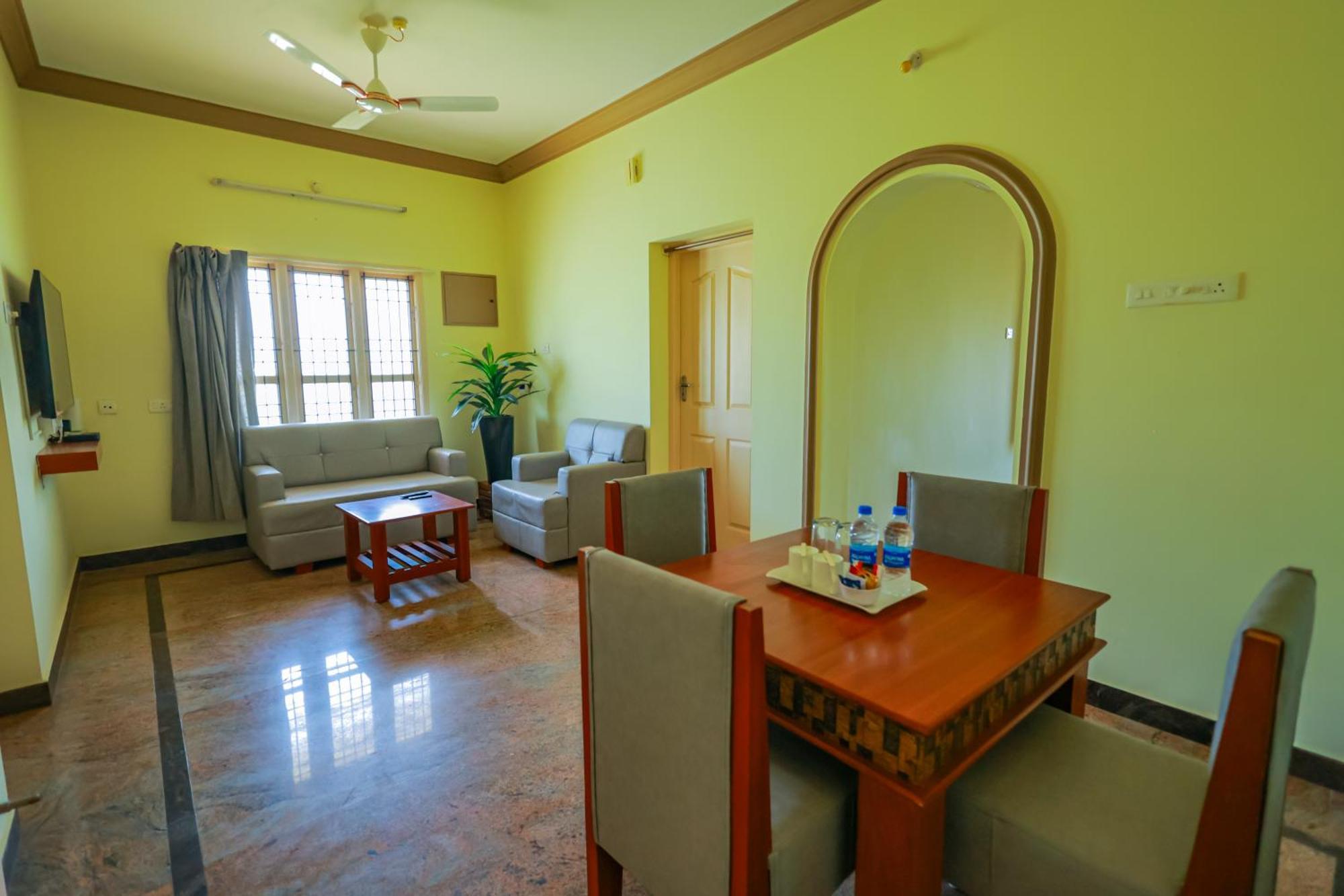 Hotel Bluemoon Tirunelveli Buitenkant foto