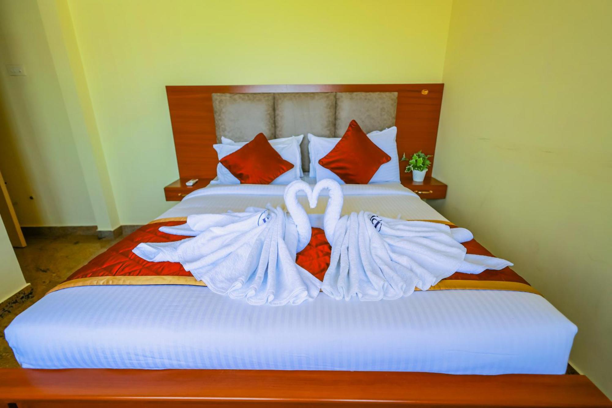 Hotel Bluemoon Tirunelveli Buitenkant foto