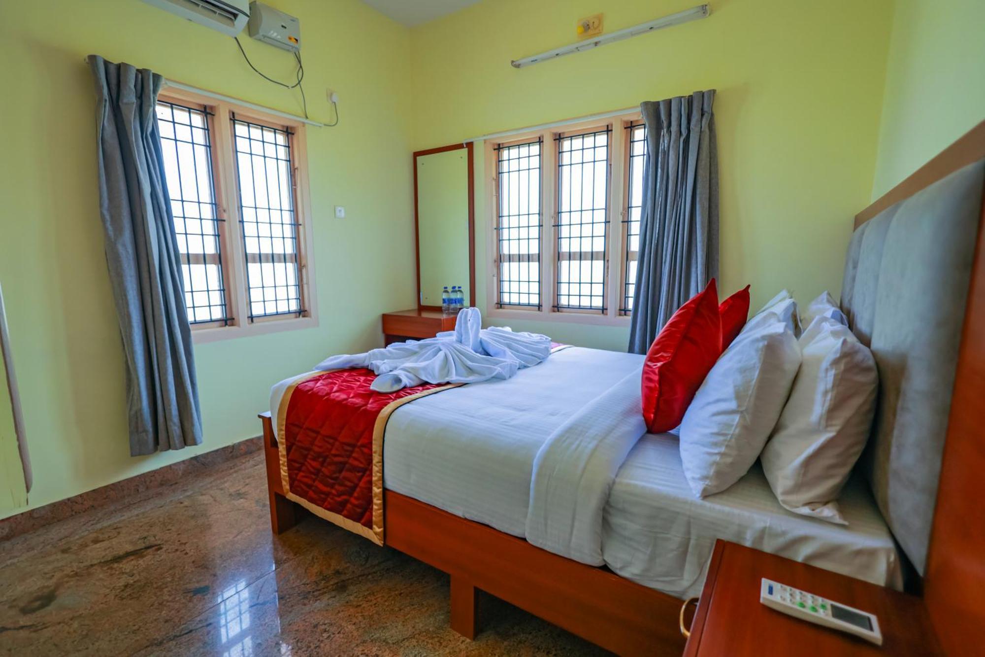 Hotel Bluemoon Tirunelveli Buitenkant foto